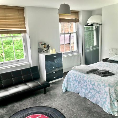 Camden Guest House Double Bedroom With Super Large King Bed Londres Extérieur photo