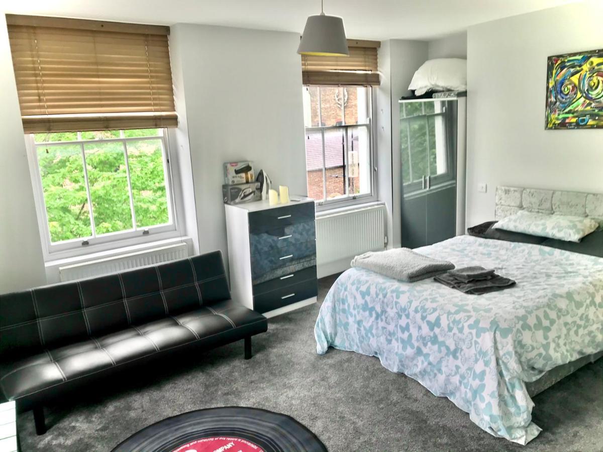 Camden Guest House Double Bedroom With Super Large King Bed Londres Extérieur photo